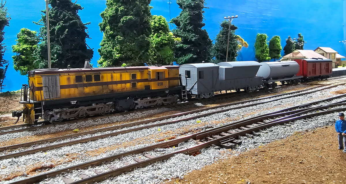 Weed spray train/Poison train – Kandu Workshop
